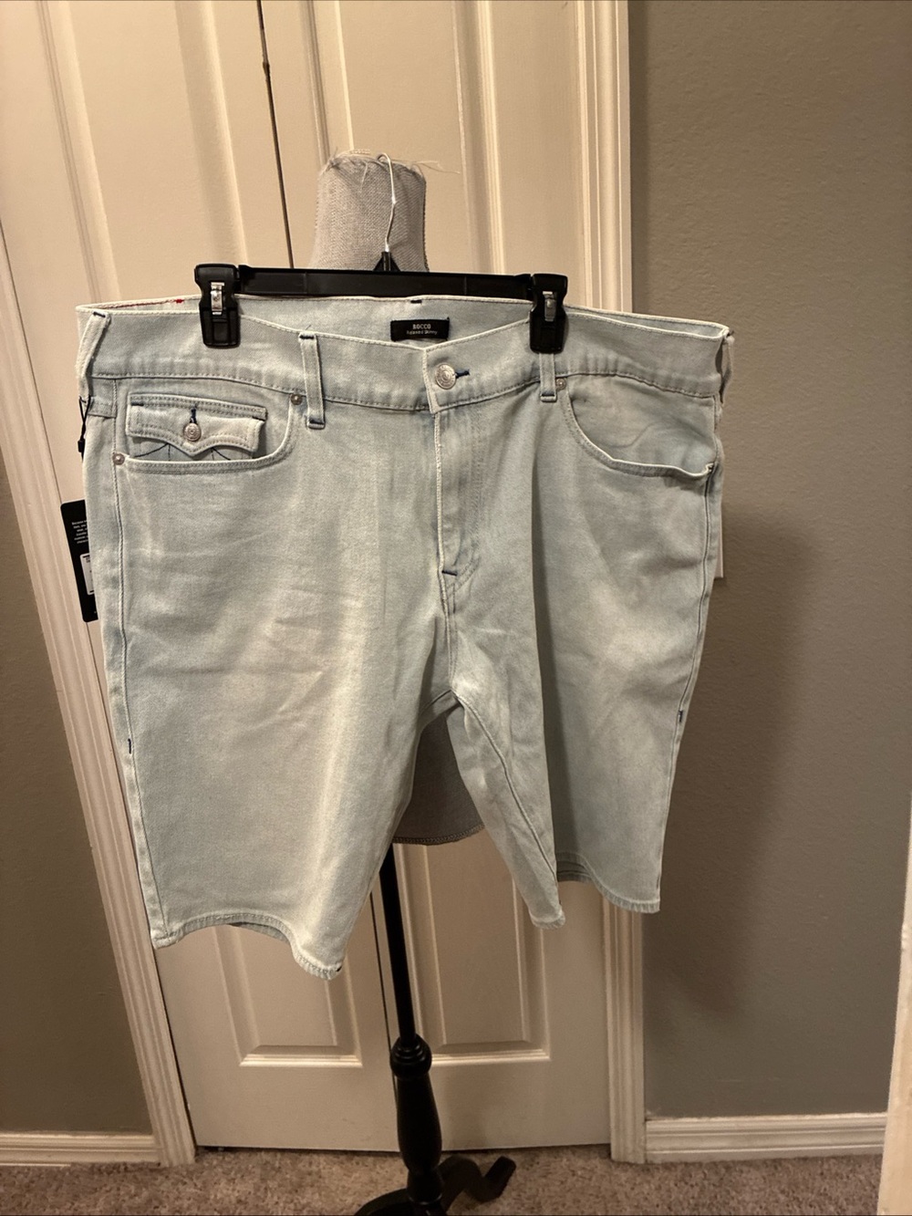 True religion mens Rocco’s relax skinny shorts size 42